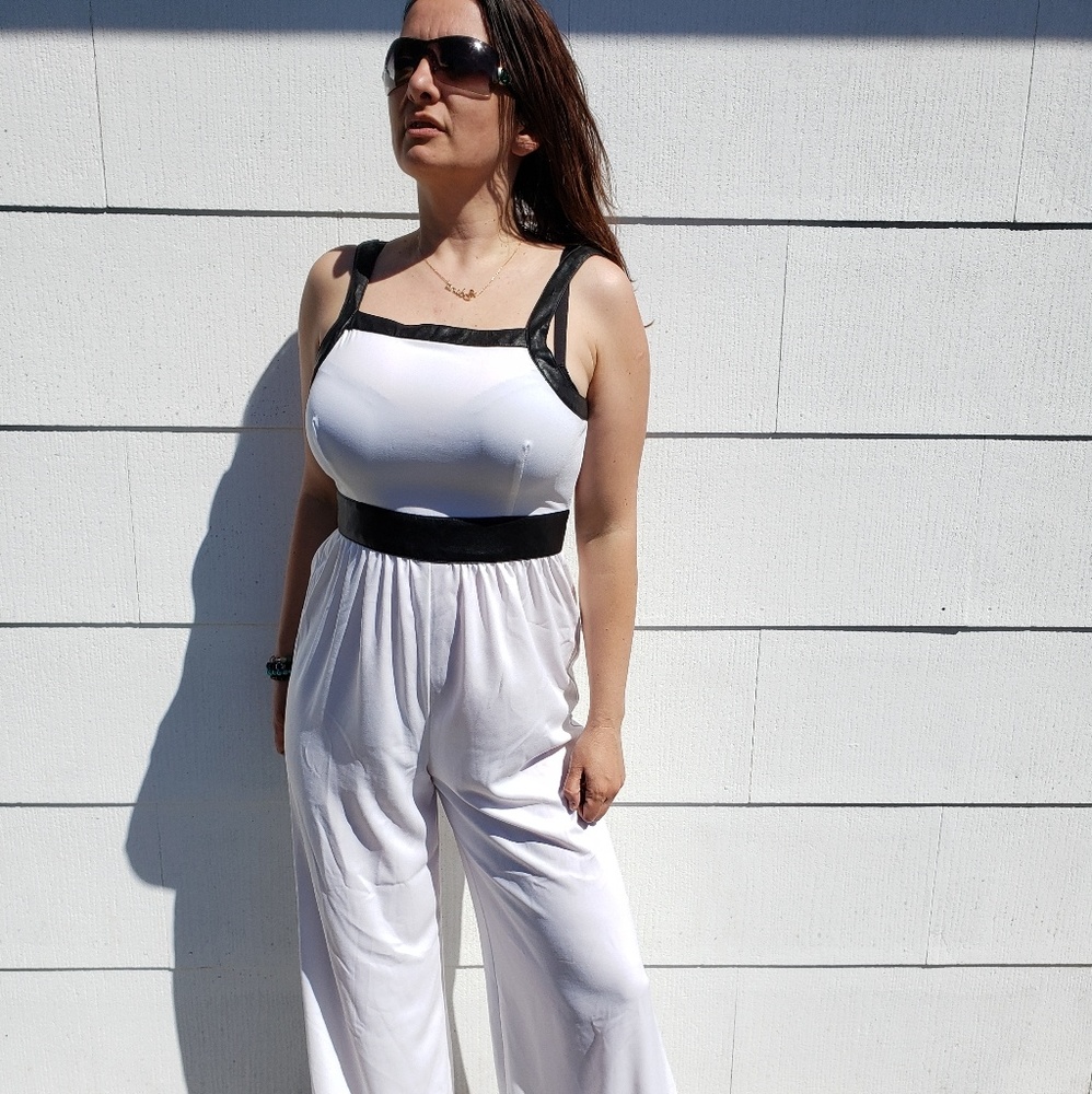 GUESS white jumpsuit size 6 with black waistband - Picture 3 of 7
